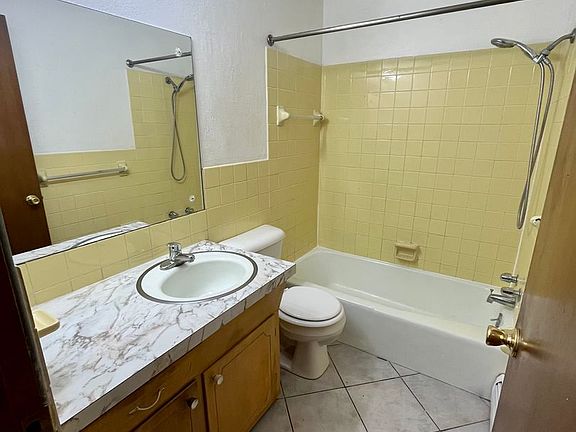 5th image of 327 N Frederick St APT 202