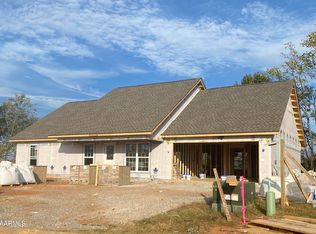 150 Sand Hills Dr, Maryville, TN 37801