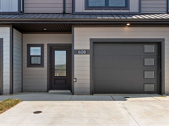 4th image of 608 Jonathan Wade Cir