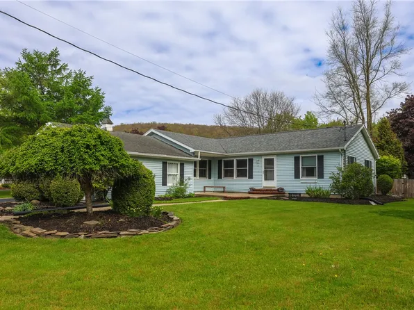 41 Lloyd Dr, Horseheads, NY 14845