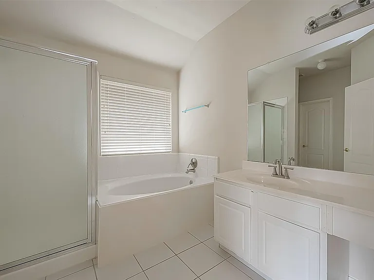 11814 Copperas Creek Dr — Photo 31