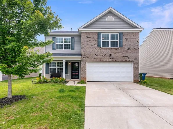 1908 Northrop Dr, Whitsett, NC 27377