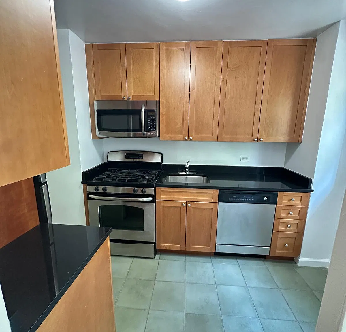 350 West 51st Street — Photo 1