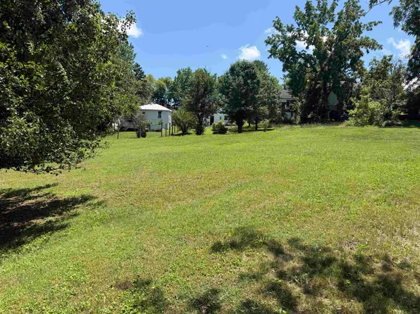 623 D St, Staunton, VA 24401