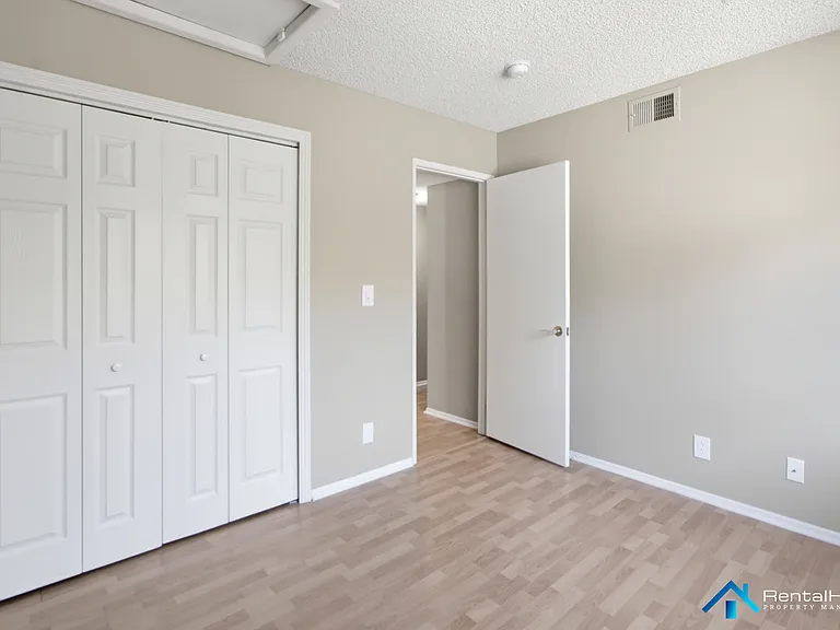 6716 Clybourn Ave #245 — Photo 14