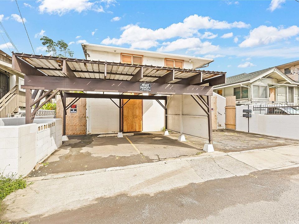 1st image of 910 Factory St