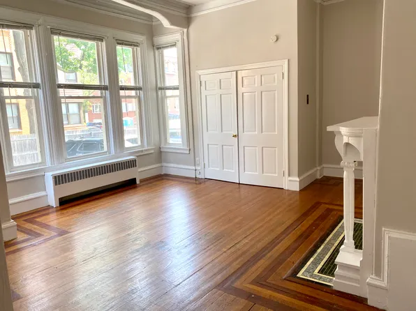 212 Waterman St APT 2, Providence, RI 02906
