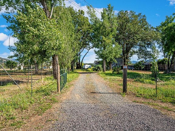 3rd image of 2901 - 2903 Road I #A-C