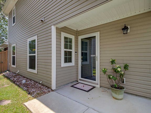 3rd image of 8859 Renwick Ave
