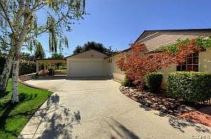 3rd image of 550 E Mariposa Dr