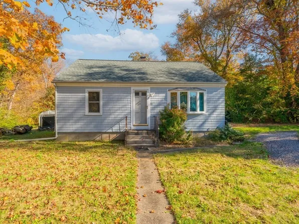 90 Main Rd, Westport, MA 02790