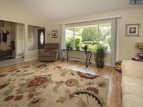 4th image of 24178 Noreen Dr