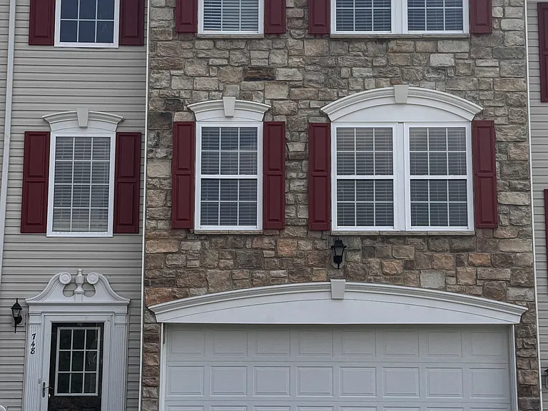748 Freedom Dr — Photo 1