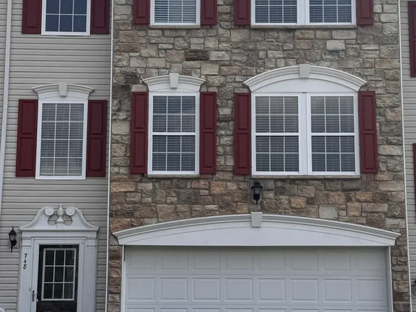 748 Freedom Dr, Carnegie, PA 15106
