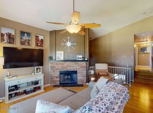 422 N Cobblestone St, Gilbert, AZ 85234