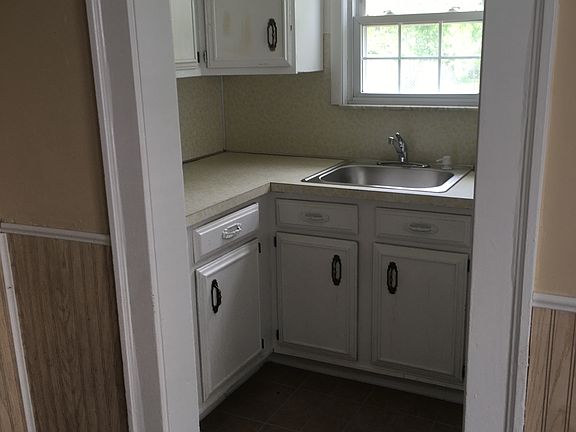 5th image of 13804 Thornhurst Ave