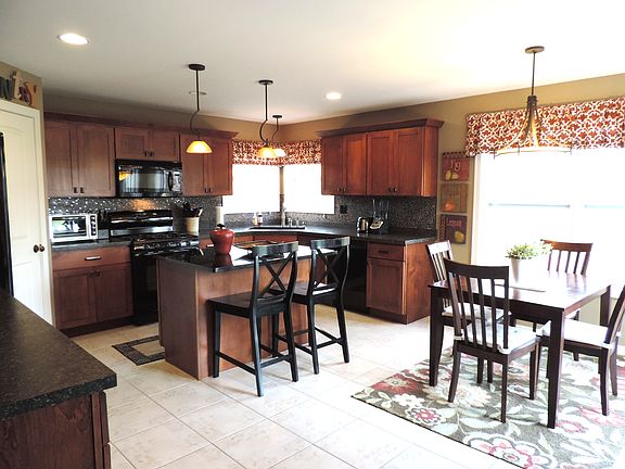 2nd image of 5800 Hickory Meadows Dr