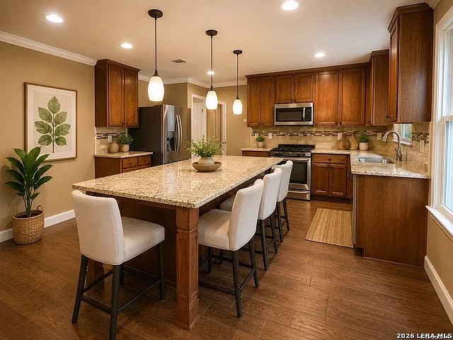 4 bed, 2.5 bath, 2484 sqft, $2,300 — Photo 3