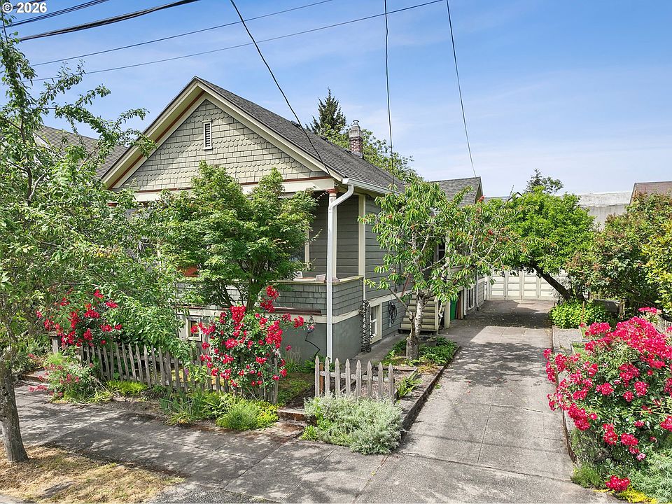 1st image of 2917 SE 17th Ave