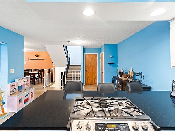 3rd image of 56 Voyagers Ln Unit 56