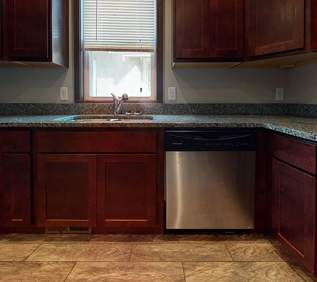 5-Bedroom House Close to U of M Campus — Photo 4
