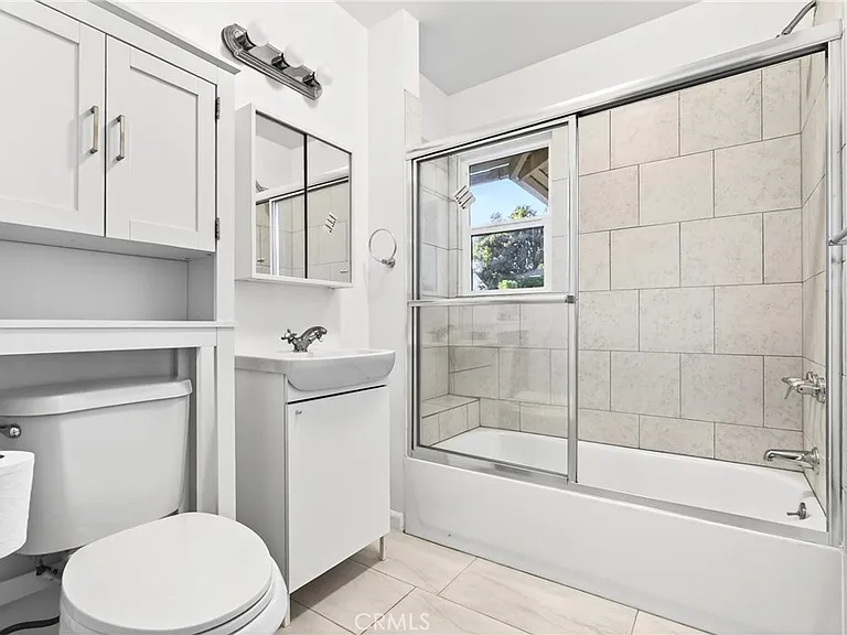 316 W Kenneth Rd — Photo 18