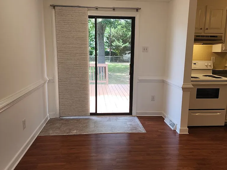 8402 McFaye Ave — Photo 5
