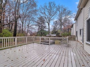 2558 Nottingham Dr, Waterford, MI