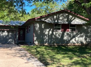 916 S Ash St, Newton, KS 67114