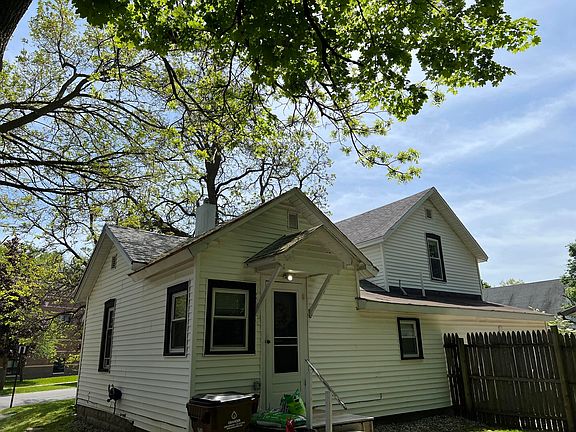4th image of 415 Ionia St