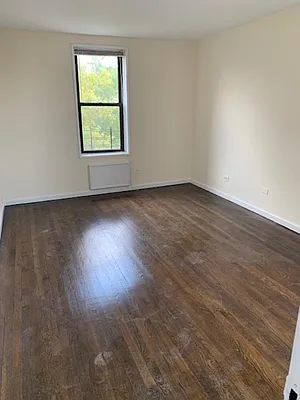 Sold by RE MAX Team | media 9