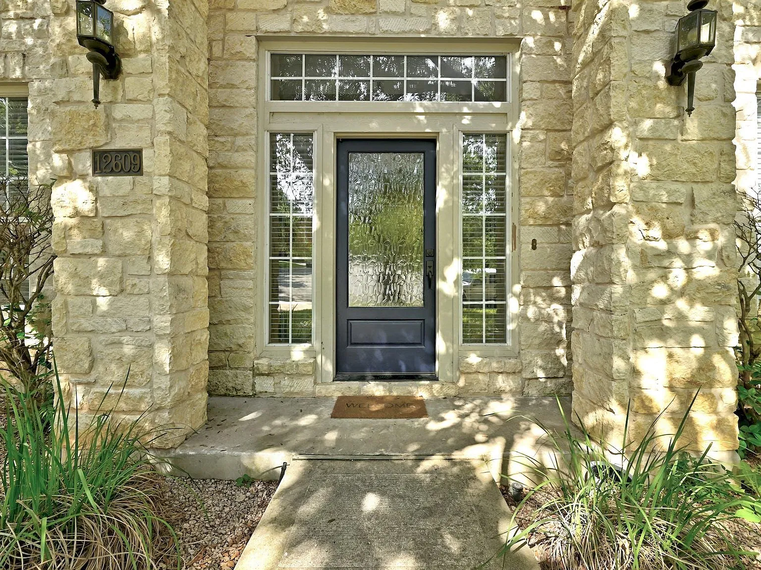 4 bed, 2.5 bath, 3010 sqft, $3,550 — Photo 4