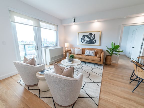 4th image of 3745 Riverdale Ave #4