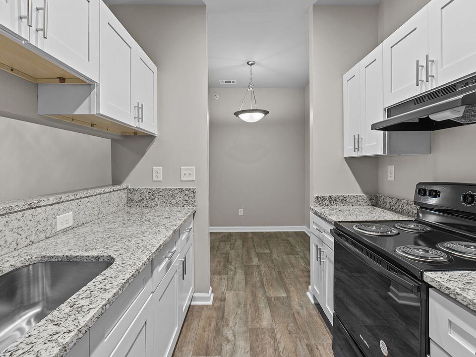 B2 (Lanier II) Premium Unit (Fully Renovated)