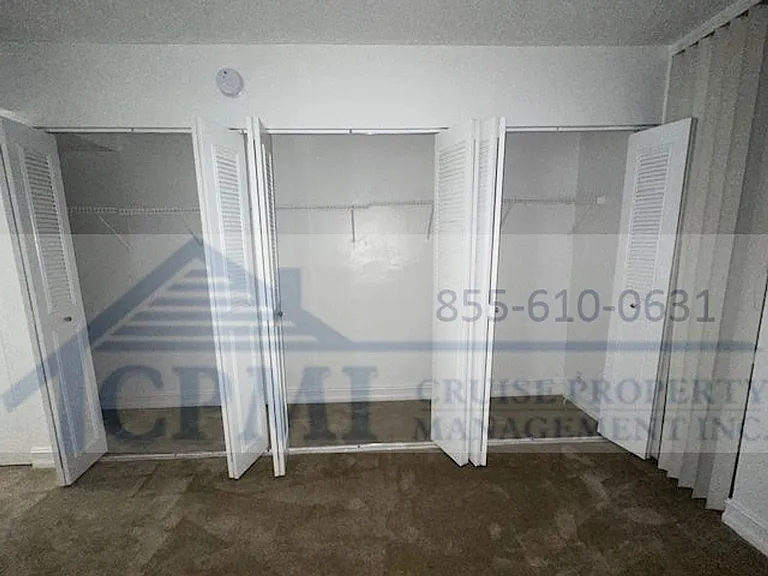 2930 Forest Hills Blvd — Photo 25