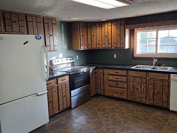 2nd image of 280 Parker St