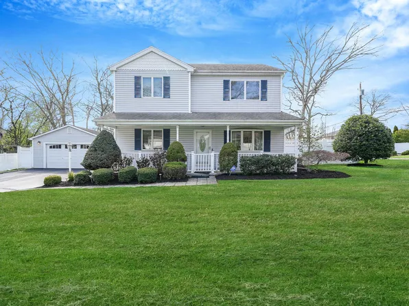 120 Orienta Avenue, Lake Grove, NY 11755