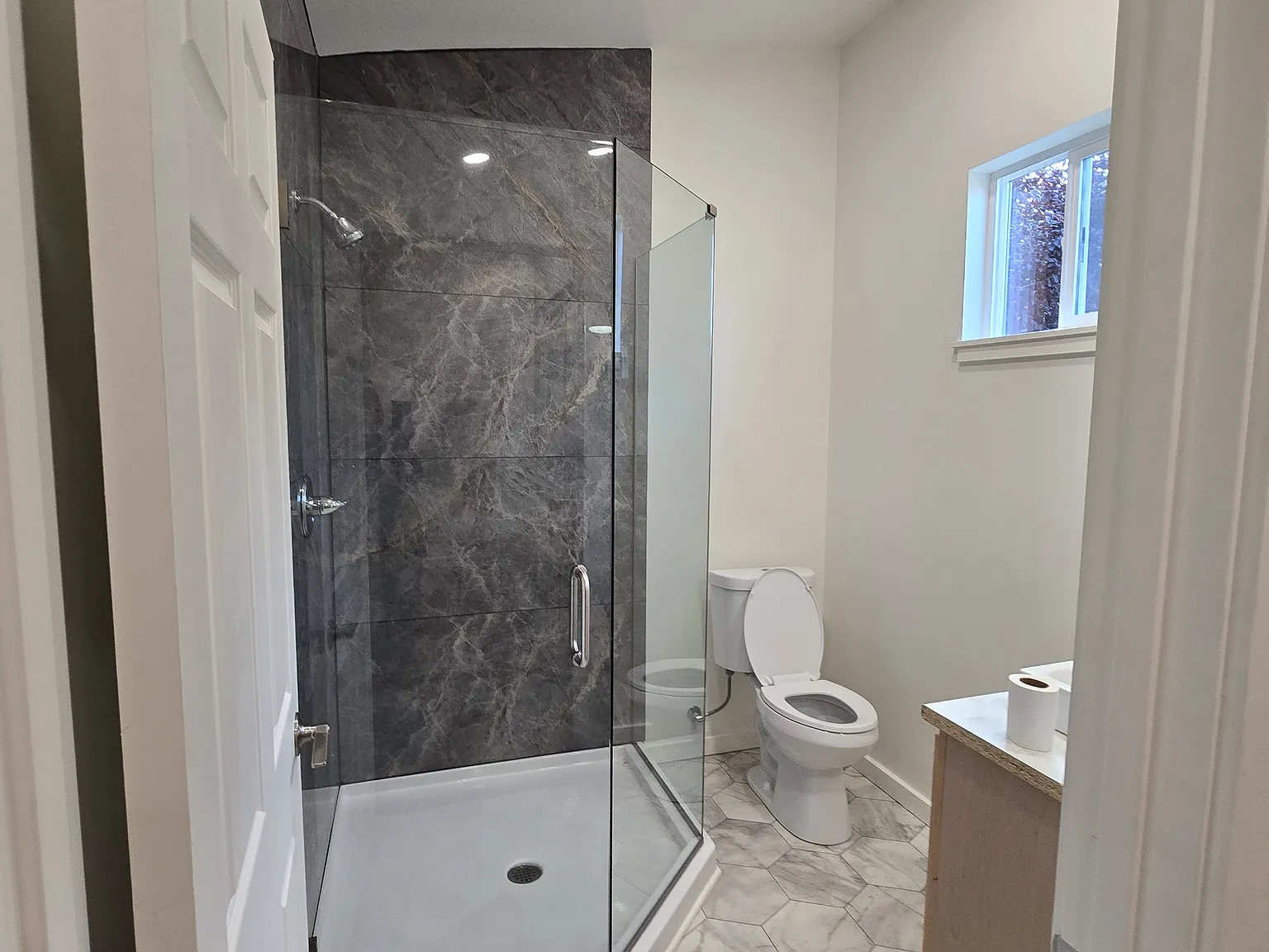 2 bed, 750 sqft, $1,650 — Photo 2