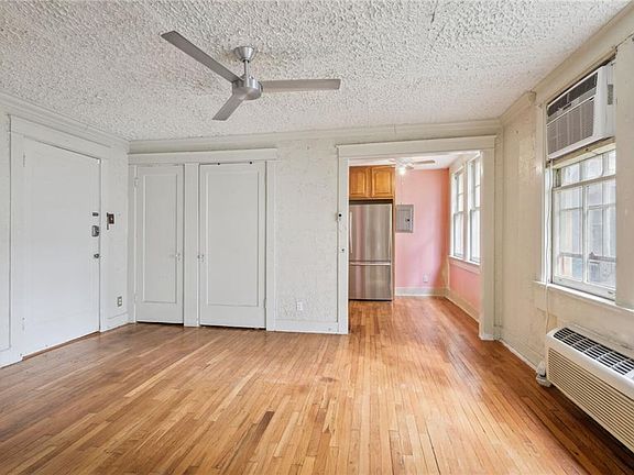 5th image of 3308 Prytania St APT 4