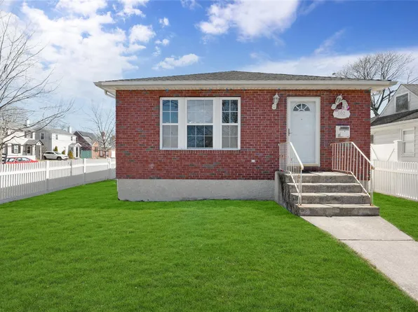 102 Pierson Avenue, Hempstead, NY 11550