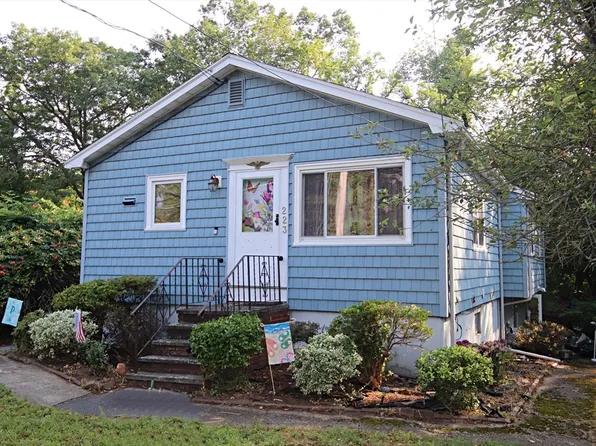 223 Main St, Saugus, MA 01906