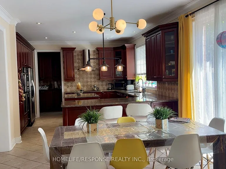 1382 Storey Dr — Photo 6