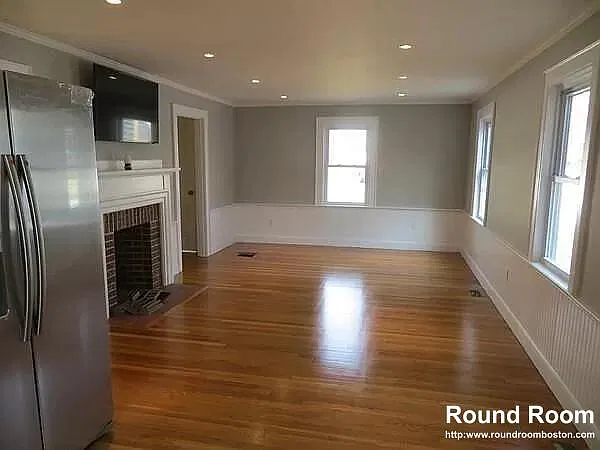 136 W Squantum St — Photo 2