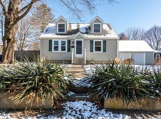 92 Pawtuxet Ter, West Warwick, RI 02893