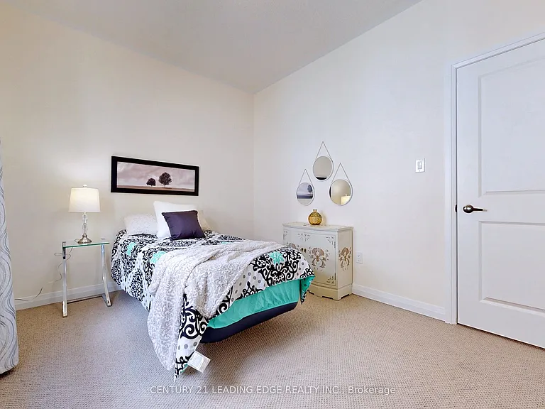 94 Holtby Ct — Photo 28