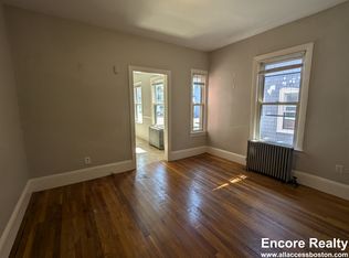 220 Banks St #7, Cambridge, MA 02138