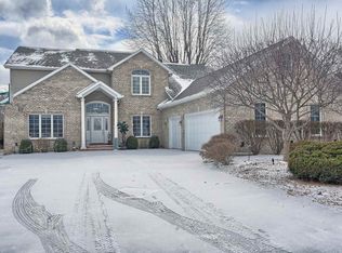 8093 E North Rd, Syracuse, IN 46567