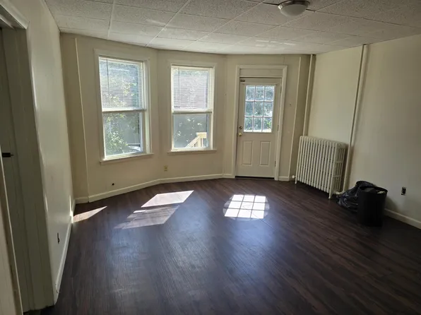 108 Mill St #2F, Auburn, ME 04210