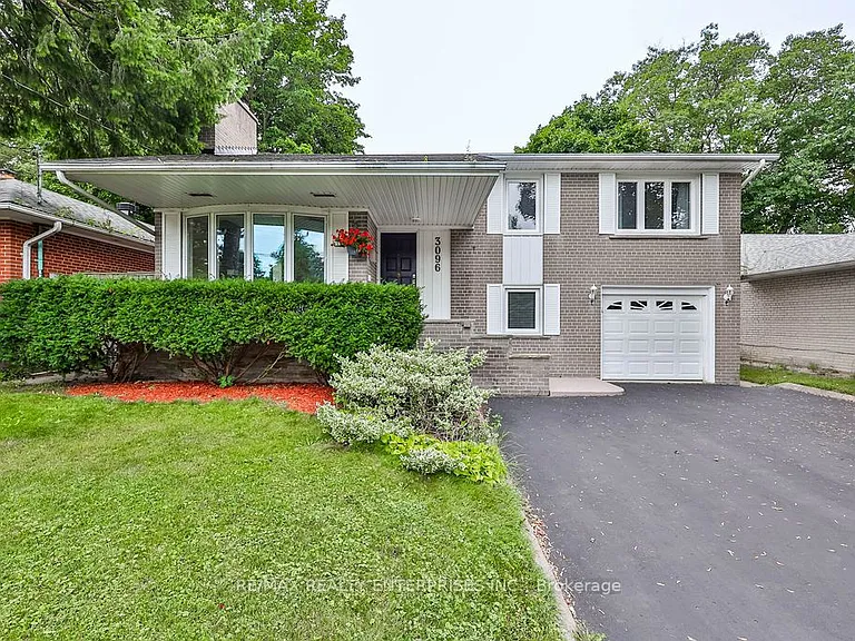 3096 Ballydown Cres — Photo 1