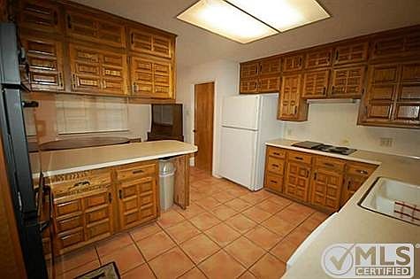 5th image of 2726 Woodlake Dr